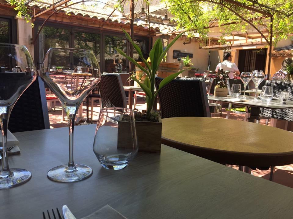 Hotel Le Vieux Bistrot Cabrières-dʼAvignon Esterno foto