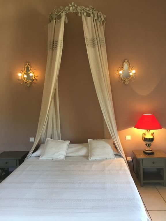 Hotel Le Vieux Bistrot Cabrières-dʼAvignon Esterno foto