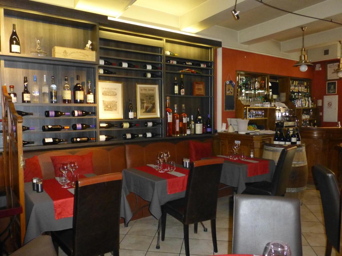 Hotel Le Vieux Bistrot Cabrières-dʼAvignon Esterno foto